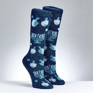 “Menorahs and Dreidels” Cozy Adult Slipper Socks – Rite Lite